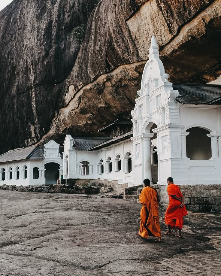 Dambulla Cave Temple