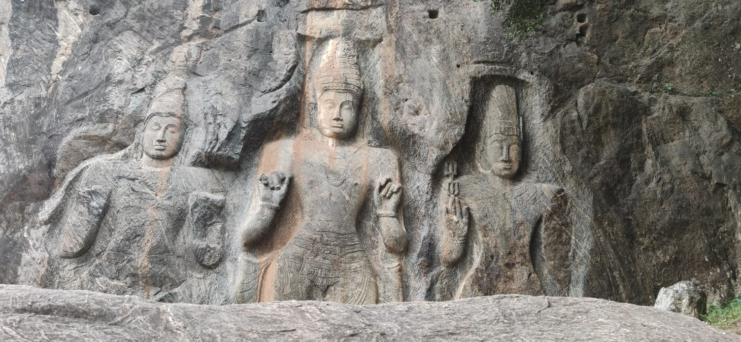 Buduruwagala rock carving 