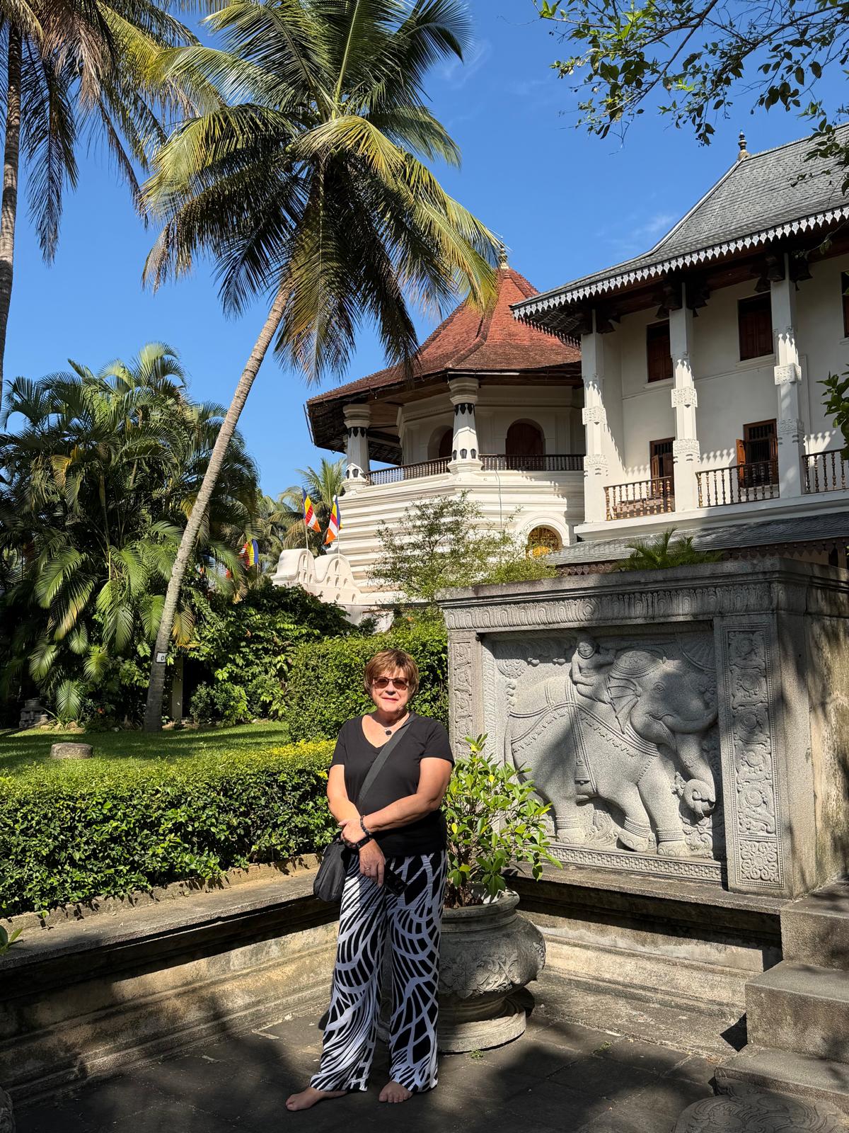 Kandy  temple of tooth 